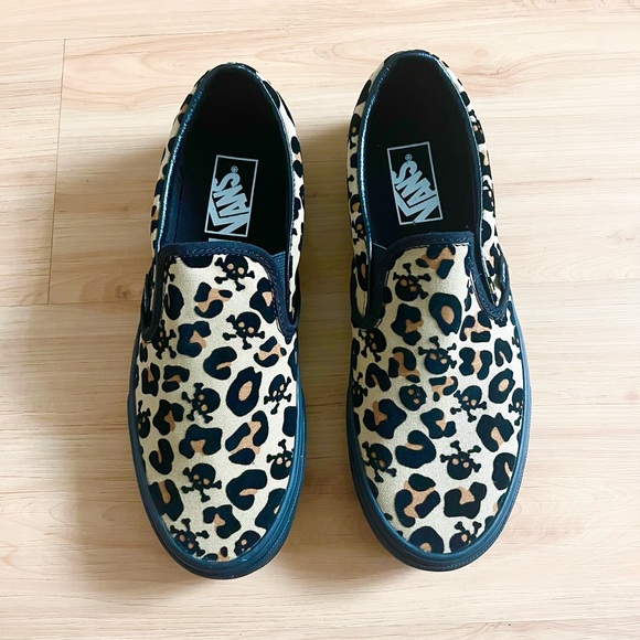 Vans Classic Slip-On Leopard Skull crossbones Women 8.5 US Mens 7.0US - Picture 6 of 11